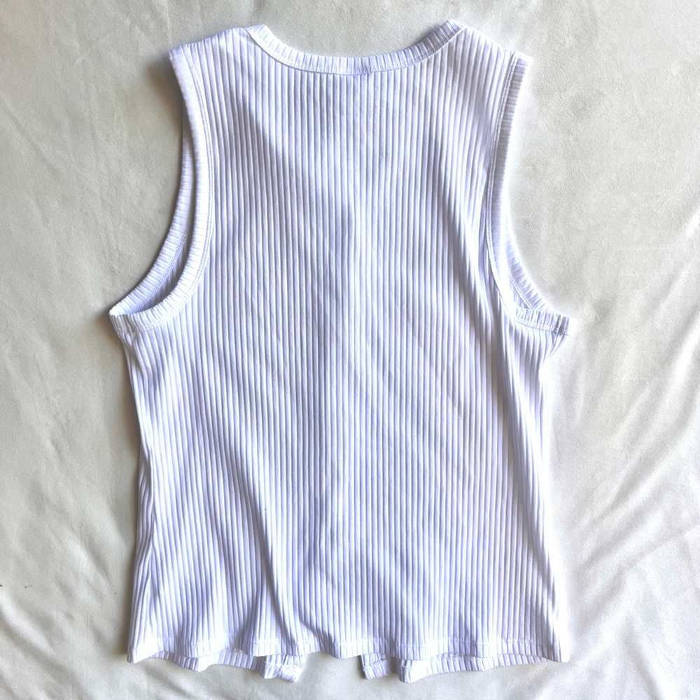 Old Navy White Ribbed Button-Up Tank - Picture 6 of 7